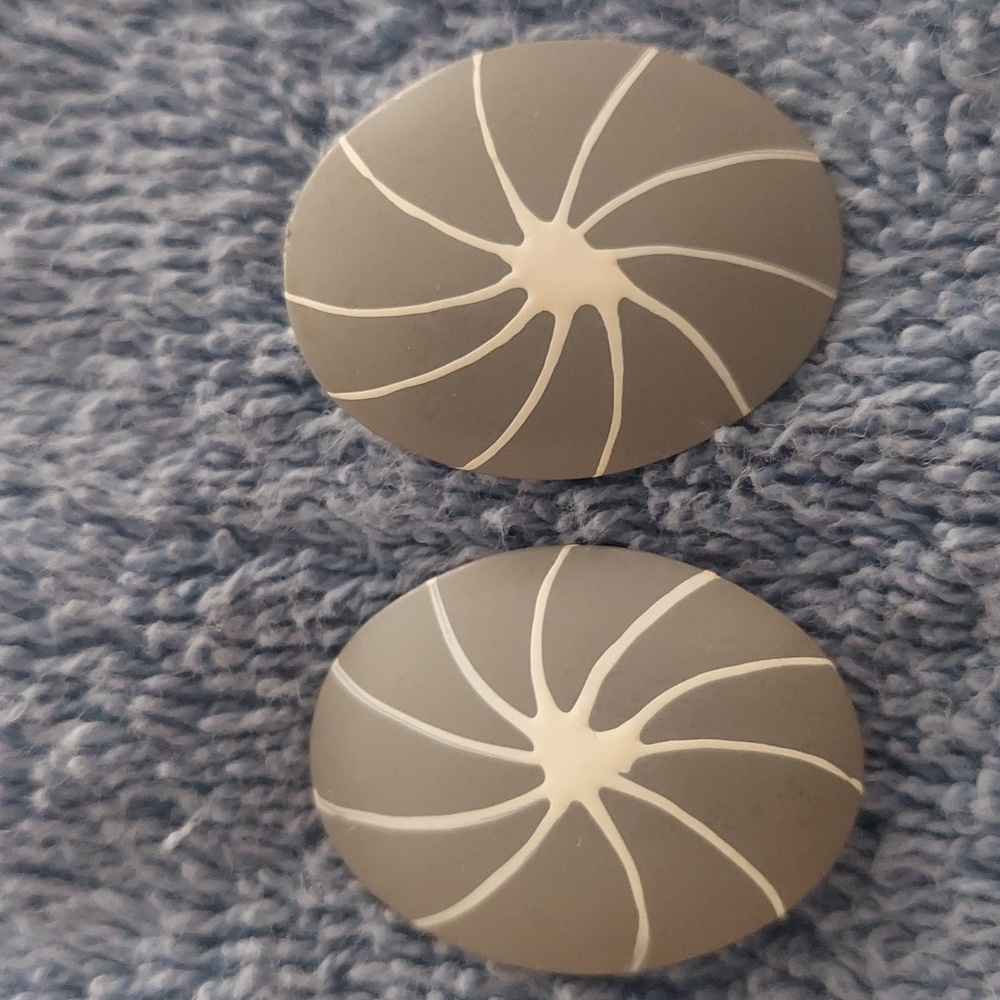 Vintage 80's painted metal earrings